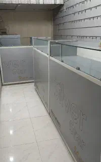 ویترین. پایه گوشی. سیخ ریگال