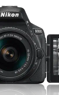 دوربین نیکون 5600D بسیار کم کار