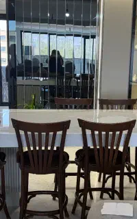 صندلی اپن لهستانی در حد نو چوب عالی رنگ فندقی