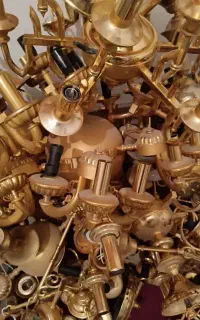 لوستر کهنه طلایی با لوستر نو و جدید تعویض میکنم