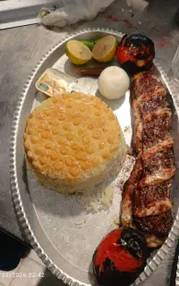 صندوق دار خانم و ظرفشور رستوران