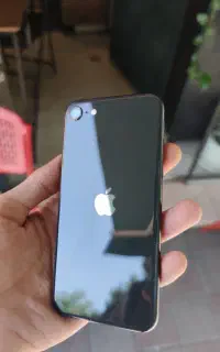 آیفون se 2020
