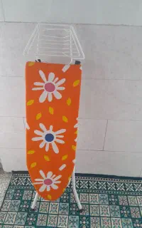 میز اتو پایه دار