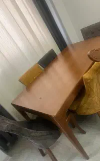 میز ناهار خوری در حد نو