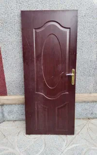 درب چوبی با قفل