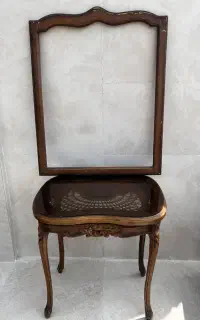 میز چوبی