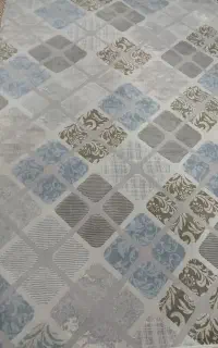۳ عدد قالیچه و پشتی یکی نو دوتا درحد