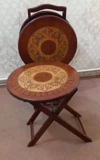 میزعسلی (میزمیزبان)