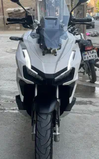 اسکوتر adv150cc تمیز و اماده انتقال سالم و کم کار