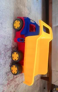 کامیون اسباب بازی