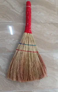 جارو رشتی درجه یک و کلاه حصیری