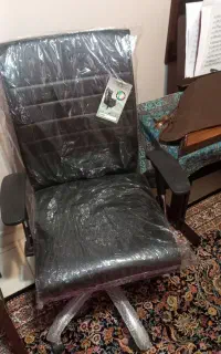 صندلی اداری یا کامپیوتر