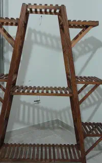 یک عدد استند چوبی گل