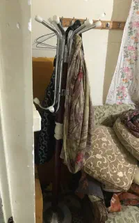 رخت اویز ایستاده