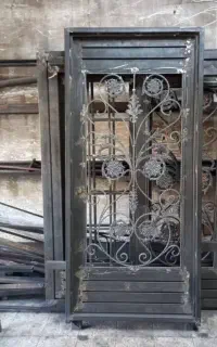 جوشکاری درو پنجره حفاظ