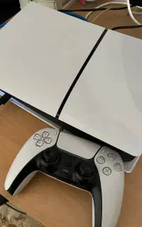 PS5 slim تک دسته