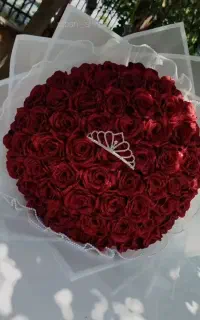 دسته گل روبانی و رز جاودان