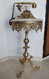 میزتلفن باتلفن نوبرنز