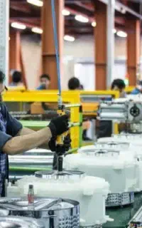 استخدام نیروی کار