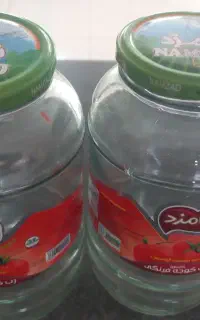 شیشه رب گوجه تمیز