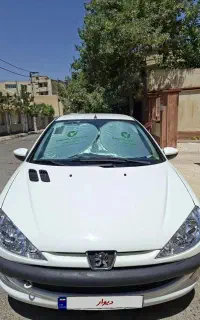 206 صندوق دار وی ۸
