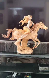 مجسمه اسب دختر پلی استر