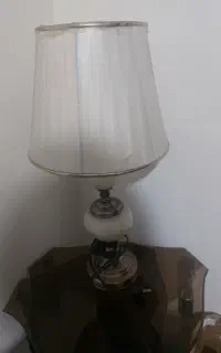 آباژور رو میزی آکبند