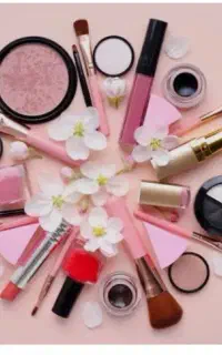 به یک فروشند خانم نیاز مندیم