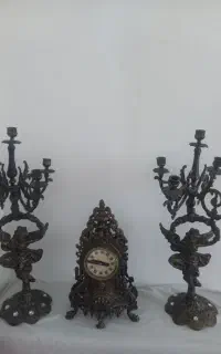 ساعت وشمعدان