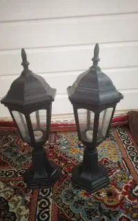 دو عدد چراغ سر در حیاط