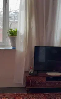 سویت دوخوابه. حیاط ماشین رو