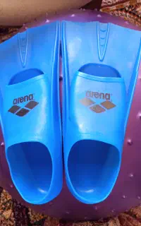 فین وارداتی مارک  arena