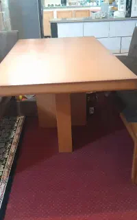میز ناهار خوری مبلی .هفت نفره .در حد نو .