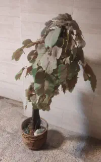 درخت مصنوعی همراه گلدان