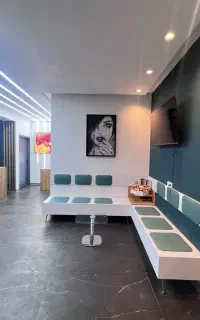 پزشک عمومی مسلط به کار زیبایی