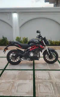 بنلی ۳۰۰ دو سیلندر