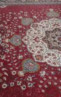 فرش ولباس زنانه