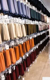 نیازمند فروشنده خانم