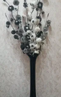 گلدان سالم و ۱۰ شاخه گل زیبا