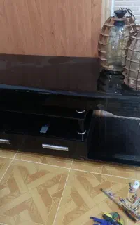 فرش و میز تلویزیون