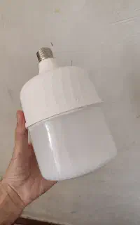 لامپ پنجاه وات در حد نو