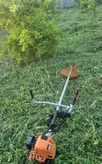 با دستگاه چمن زنی باغ انجام میدم اگه کسی باغی دارع