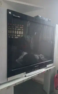 تلوزیون سامسونگ قدیمی ۳۲ اینچ