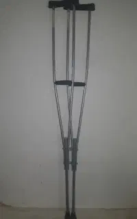 عصا زیر بغل