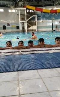 آموزش شنا و آب درمانی