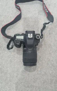 دوربین کنون D80 با کیف برند و باطری اضافی