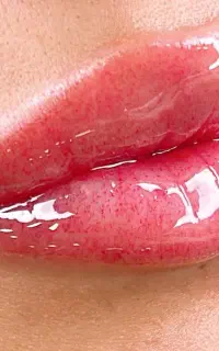 اجرای میکروبلیدینگ ابرو و شیدینگ لب تخصصی