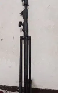 سه پایه آهنی وفلزی نور پرادزی وباند