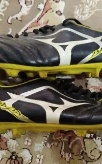 کفش فوتبال mizuno