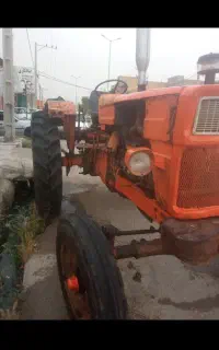 یک دستگاه تراکتور رومانی مدل 61
